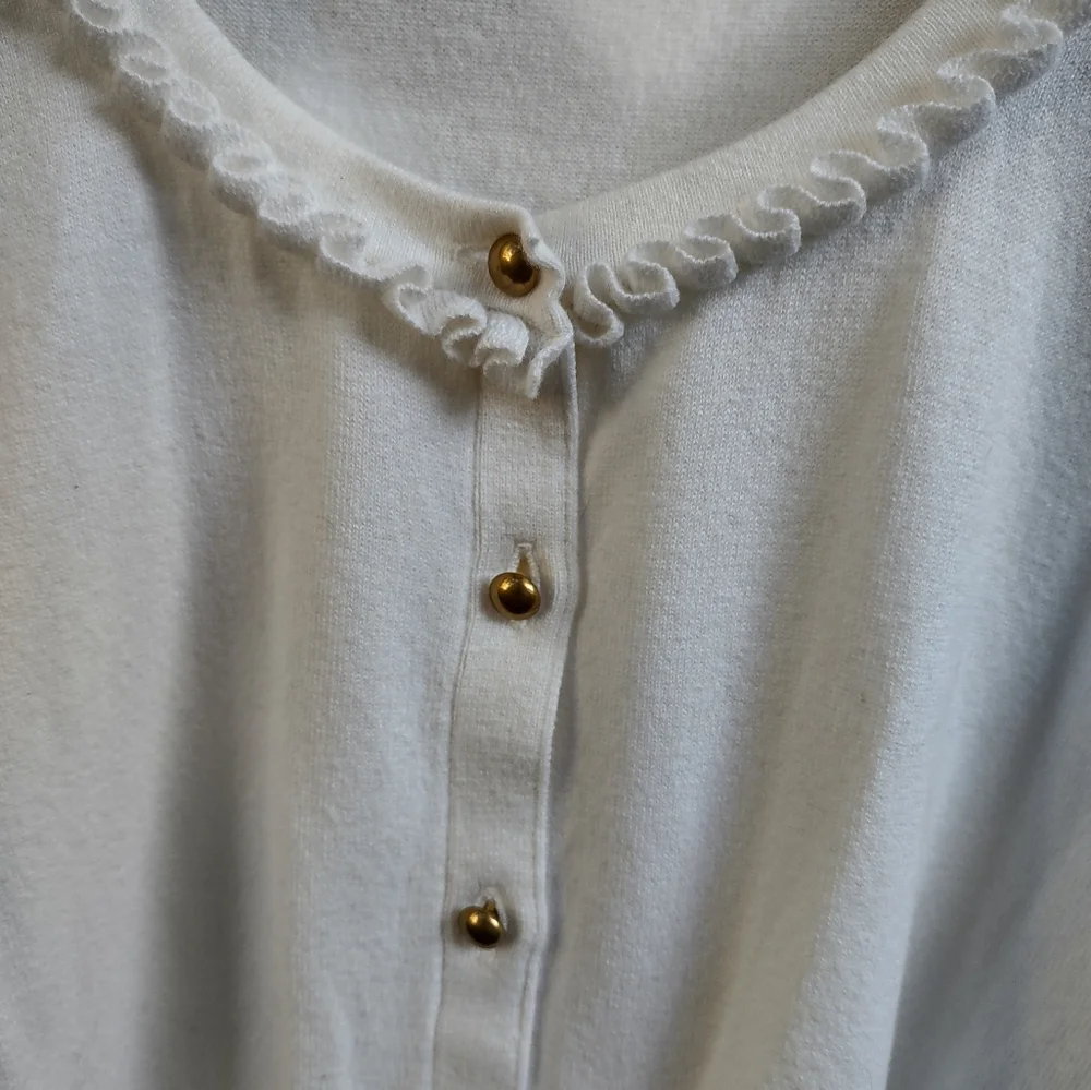 White Button-Up Cardigan Gold Buttons Grandmacore - Picture 4 of 11